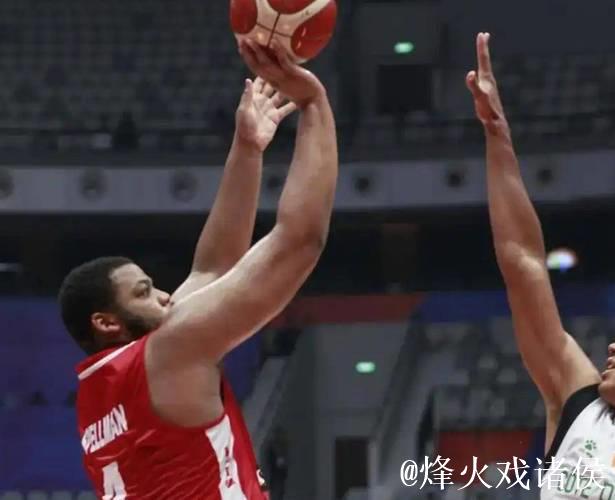 斯佩尔曼半场12分钟贡献5分1板2断,投篮命中率偏低 斯佩尔曼半场12分钟贡献5分1板2断,投篮命中率偏低