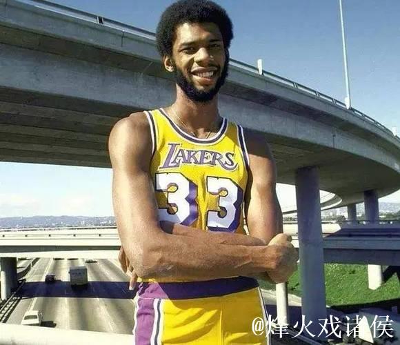 贾巴尔是我此前唯一见过的41岁还能打得很出色的球员 贾巴尔是我此前唯一见过的41岁还能打得很出色的球员